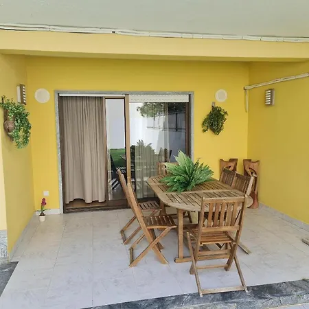 Kubata Hill Guest house Parede